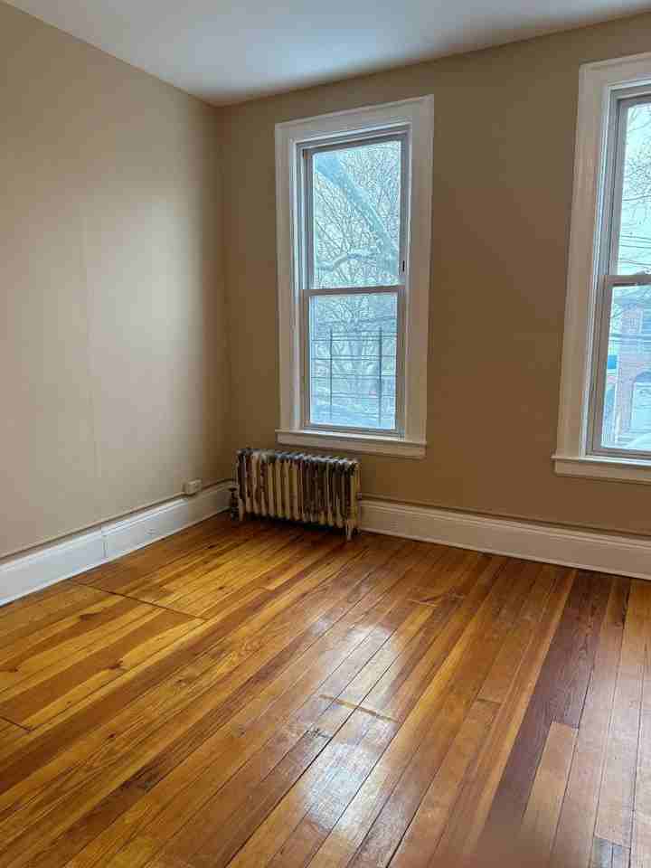 1125 60th St #2 - Photo 7 of 17