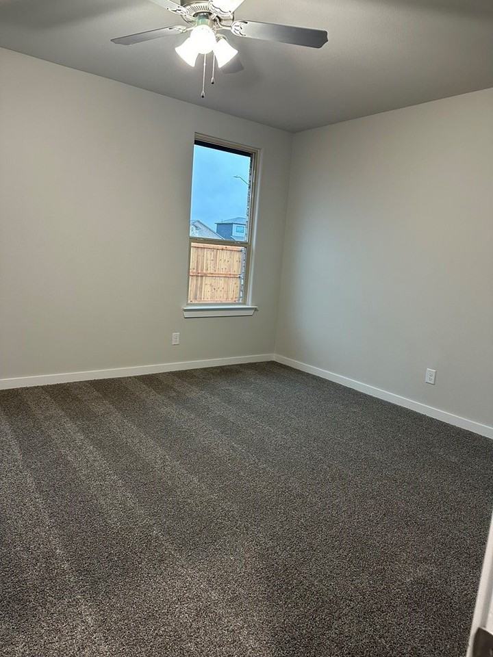 2000 Fortune Dr - Photo 7 of 15