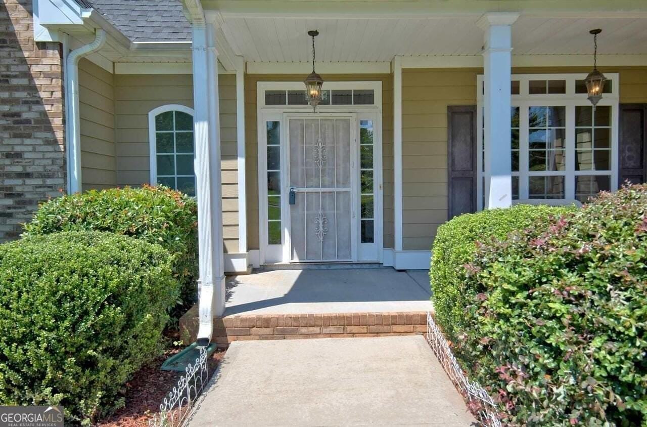 170 Diana Dr - Photo 2 of 24