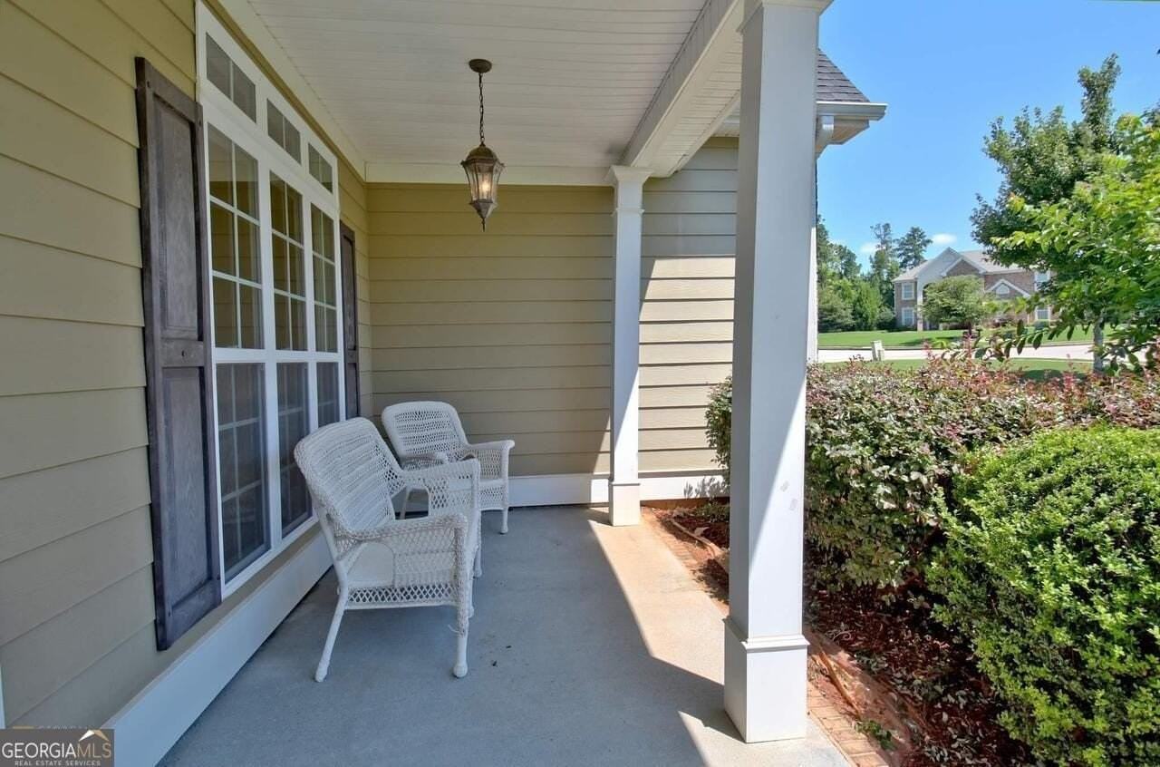 170 Diana Dr - Photo 3 of 24