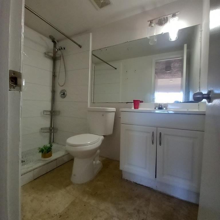 3610 Nw 21st St #413 - Photo 3 of 9