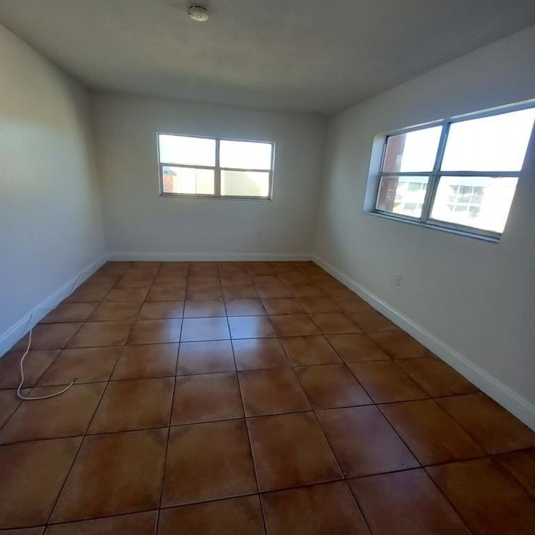 3610 Nw 21st St #413 - Photo 4 of 9