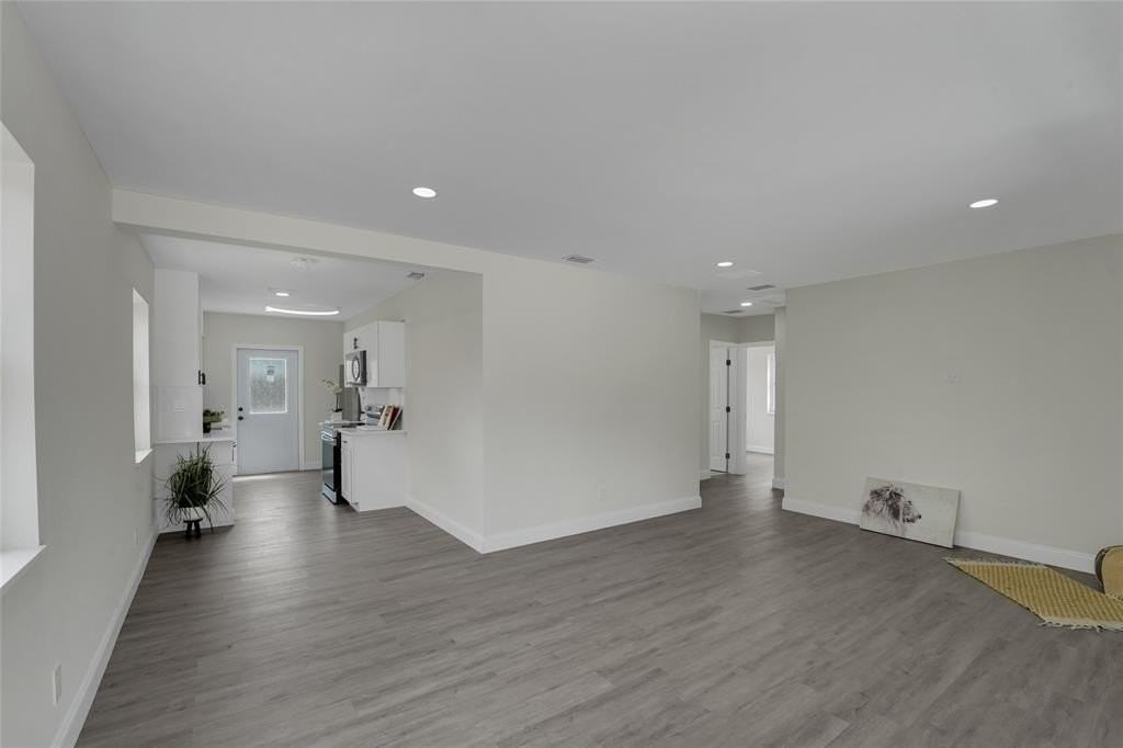 1532 Nw 1st Ave - Photo 2 of 20