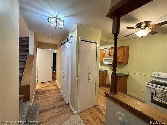 17082 Kingsbrooke Dr - Photo 2 of 13