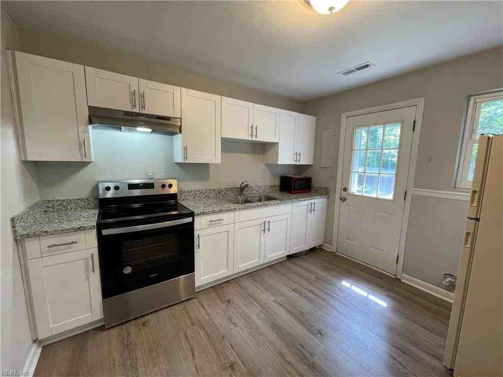 327 West Ln #B - Photo 4 of 14