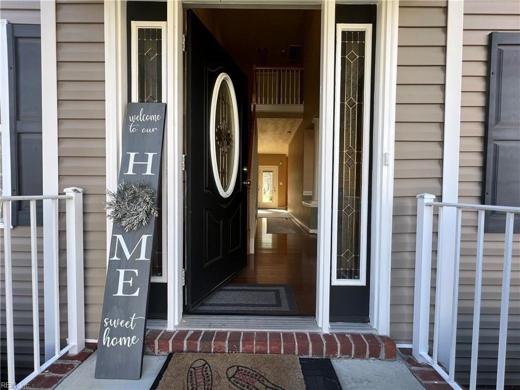 1805 Garner Ln - Photo 3 of 48