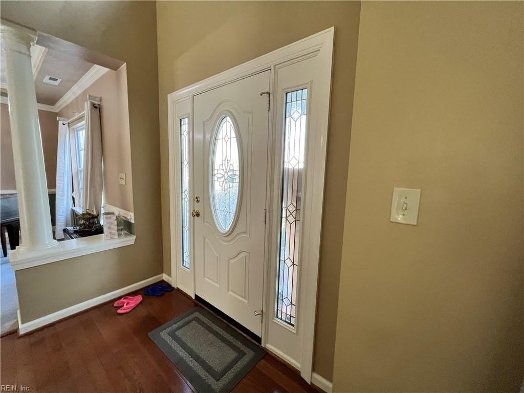 1805 Garner Ln - Photo 4 of 48