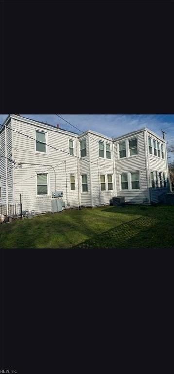 7423 Hampton Blvd - Photo 2 of 22