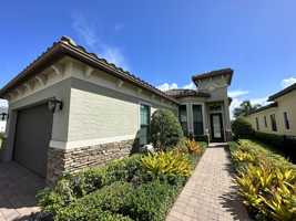 featured image of 697 Se Fascino Cir