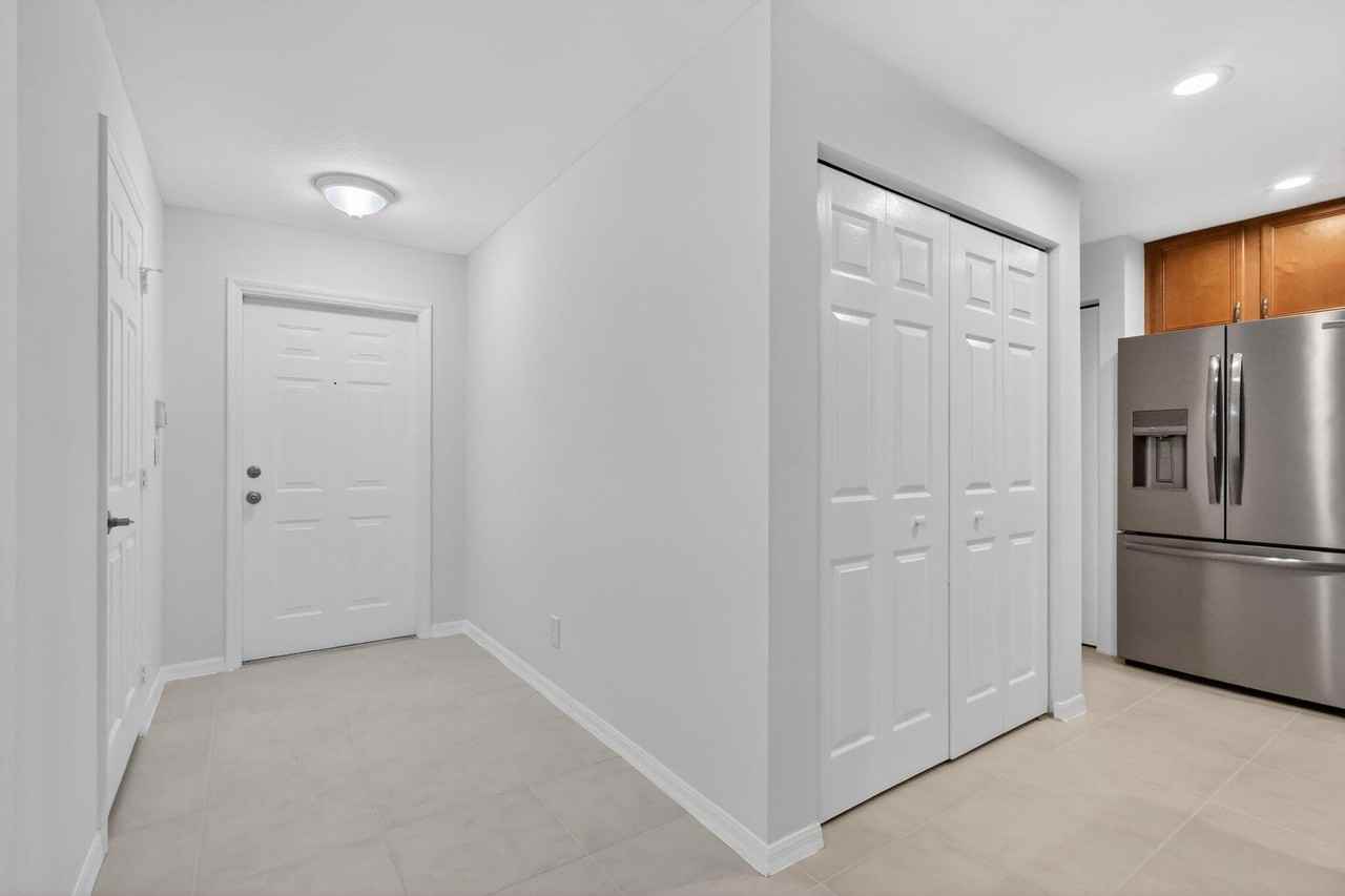 16218 Sierra Palms Dr - Photo 4 of 42