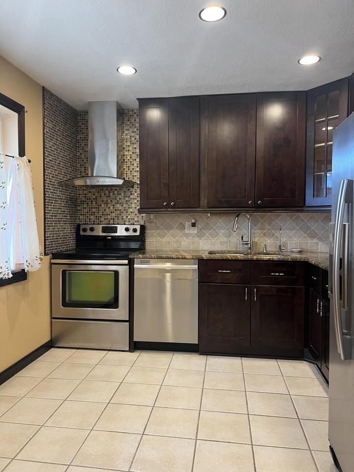 409 Golden River Dr - Photo 2 of 26