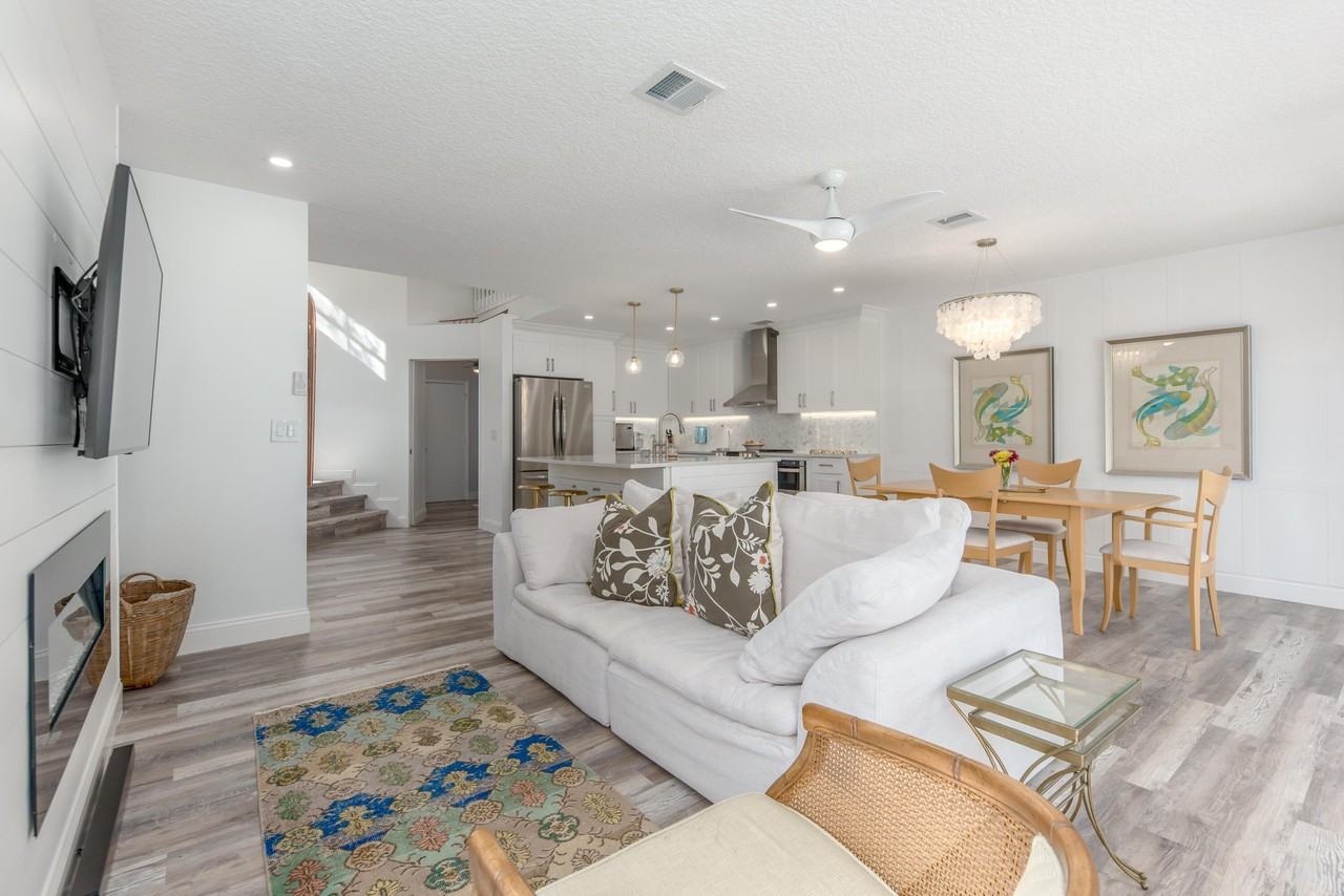 1221 Ocean Dunes Cir - Photo 7 of 32