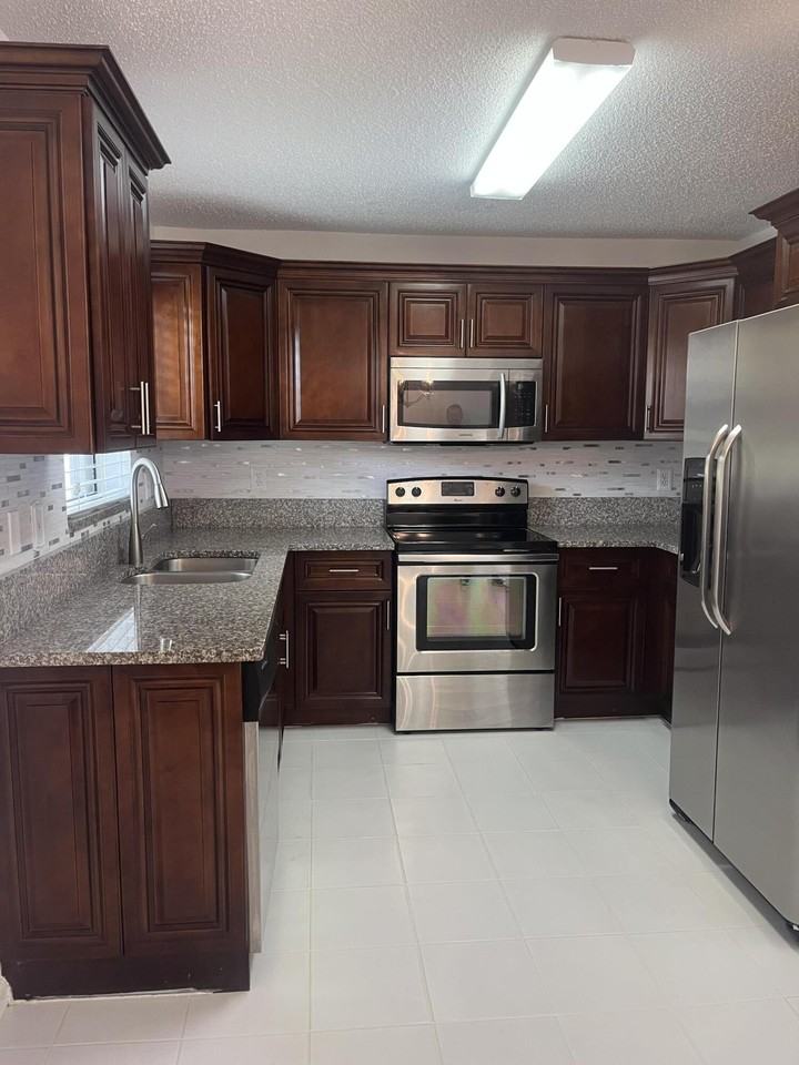 1450 Hawthorne Pl - Photo 6 of 20