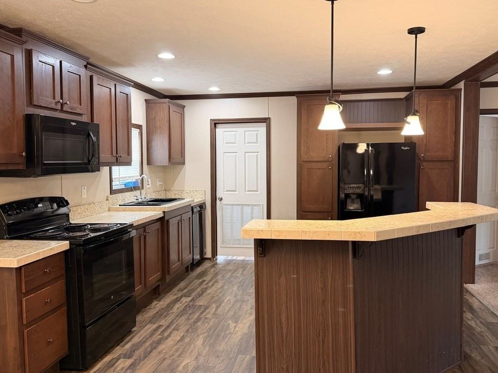 7102 Martins Siding Ln - Photo 3 of 16