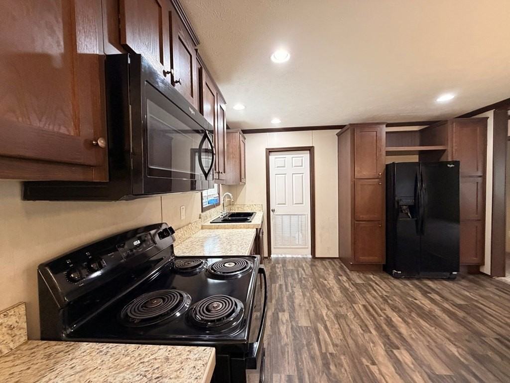 7102 Martins Siding Ln - Photo 7 of 16