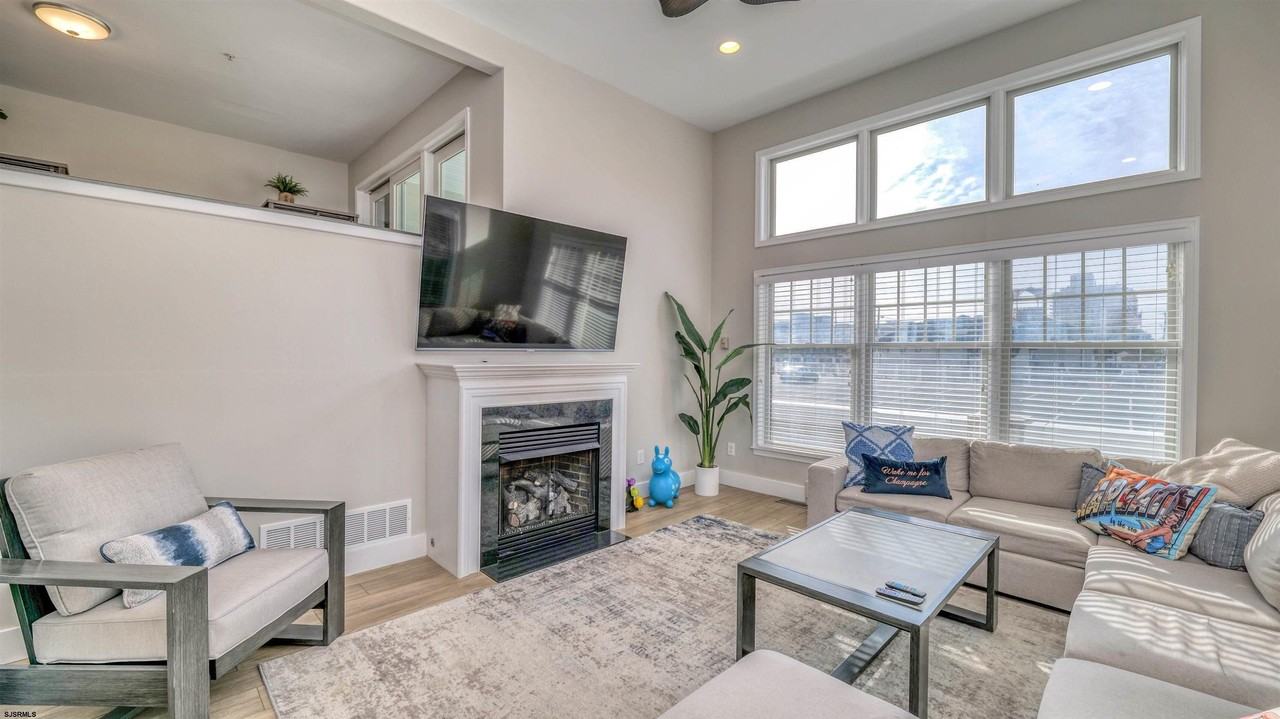 9100 Atlantic Ave - Photo 2 of 39