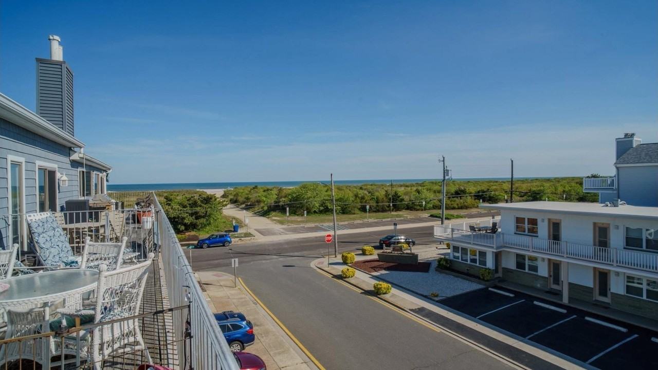 3719 Ocean Ave Ave - Photo 2 of 8