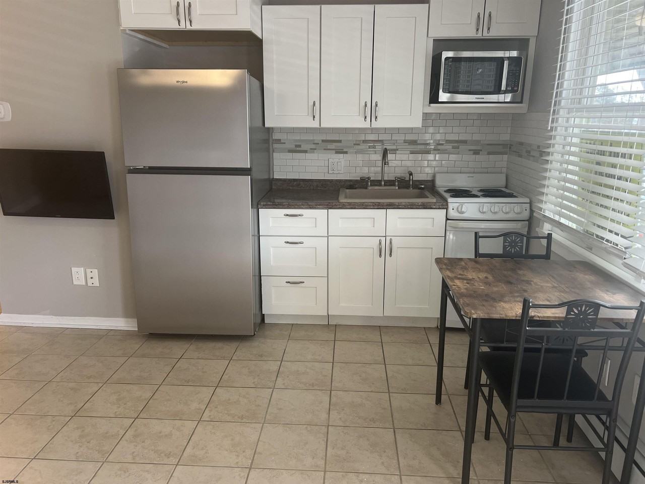 3719 Ocean Ave Ave - Photo 3 of 8