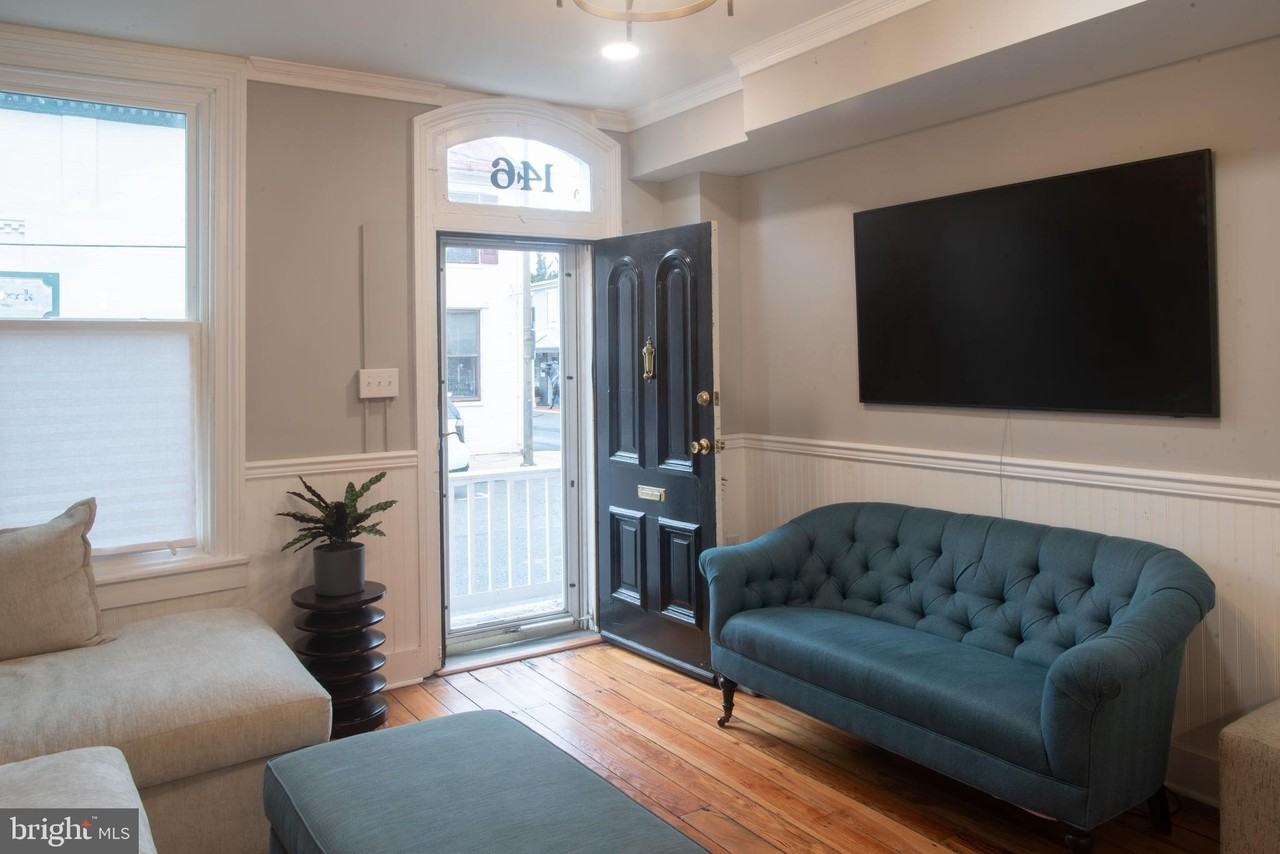 146 W Patrick St - Photo 2 of 21