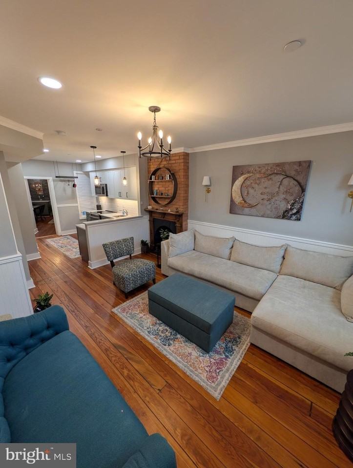 146 W Patrick St - Photo 3 of 21