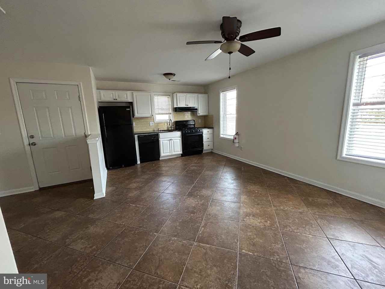 4 N White Horse Pike Apt B - Photo 2 of 13