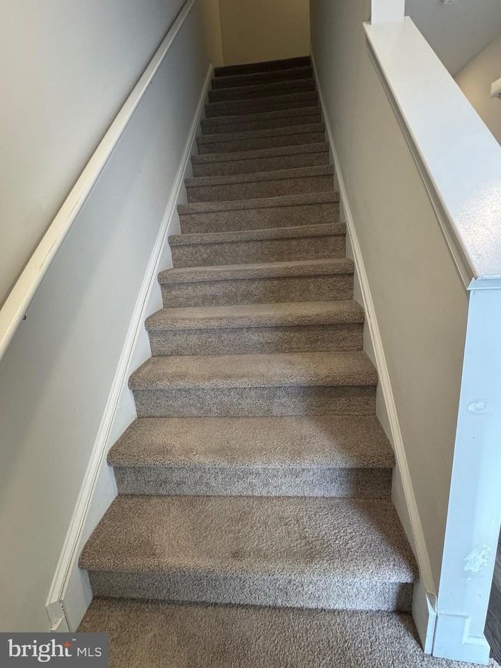 61 Arlotta St - Photo 3 of 13