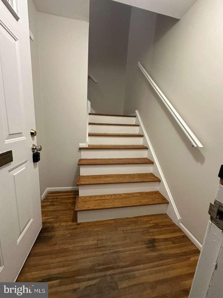 113 Silver Ct - Photo 2 of 10