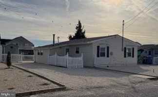 featured image of 29 W Brig Dr