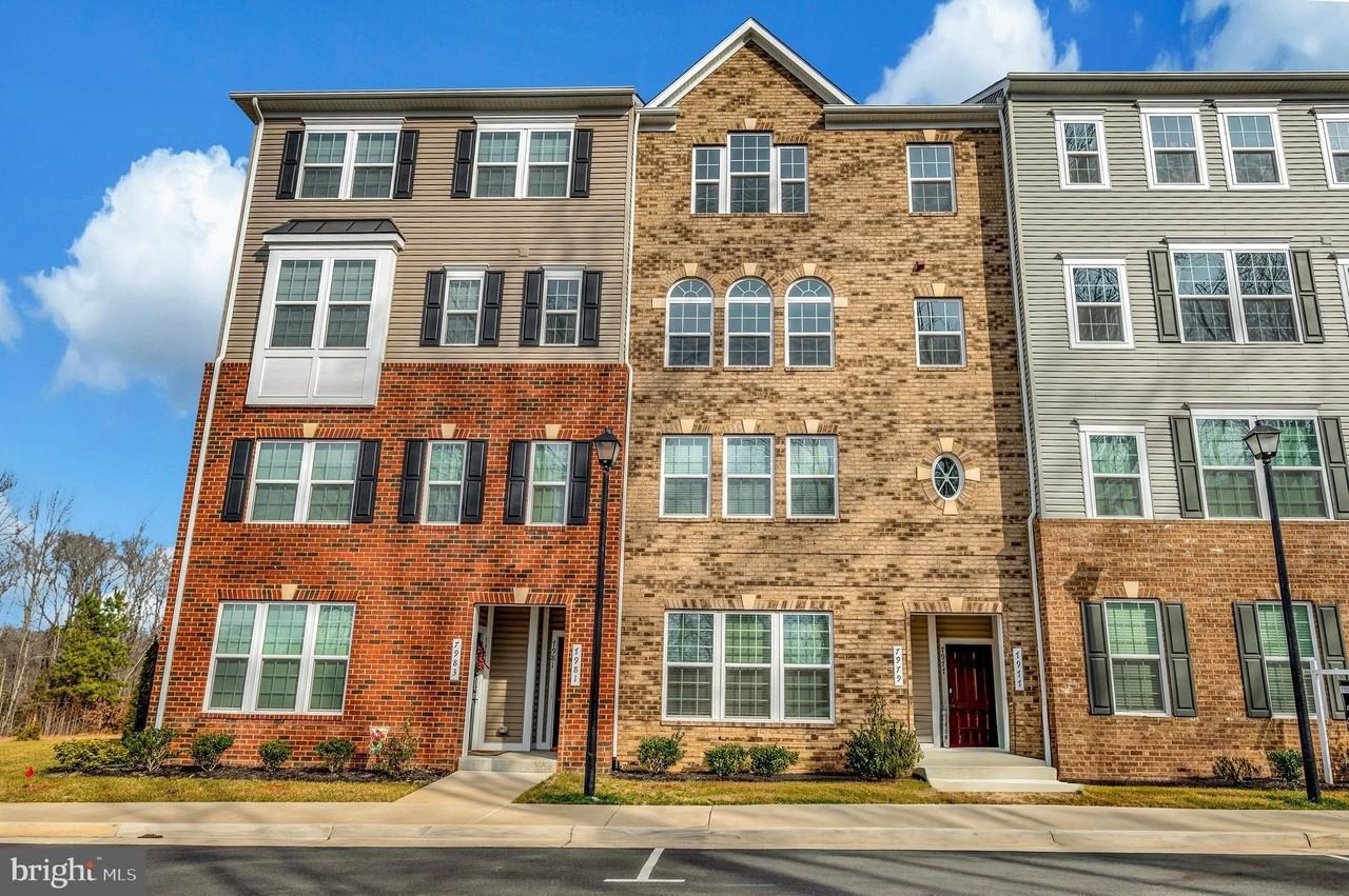 7977 Independence Dr - Photo 2 of 37