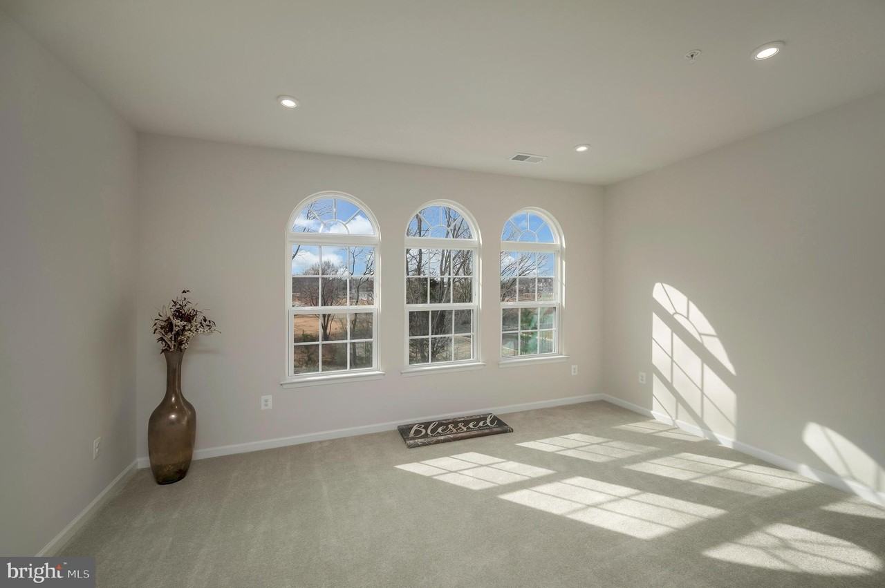 7977 Independence Dr - Photo 7 of 37