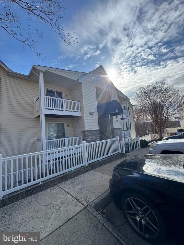 61 Fern Oak Cir Apt 301 #301 - Photo 2 of 23