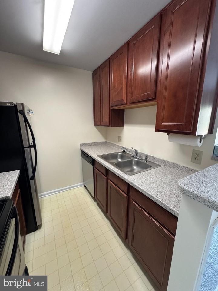 61 Fern Oak Cir Apt 301 #301 - Photo 7 of 23