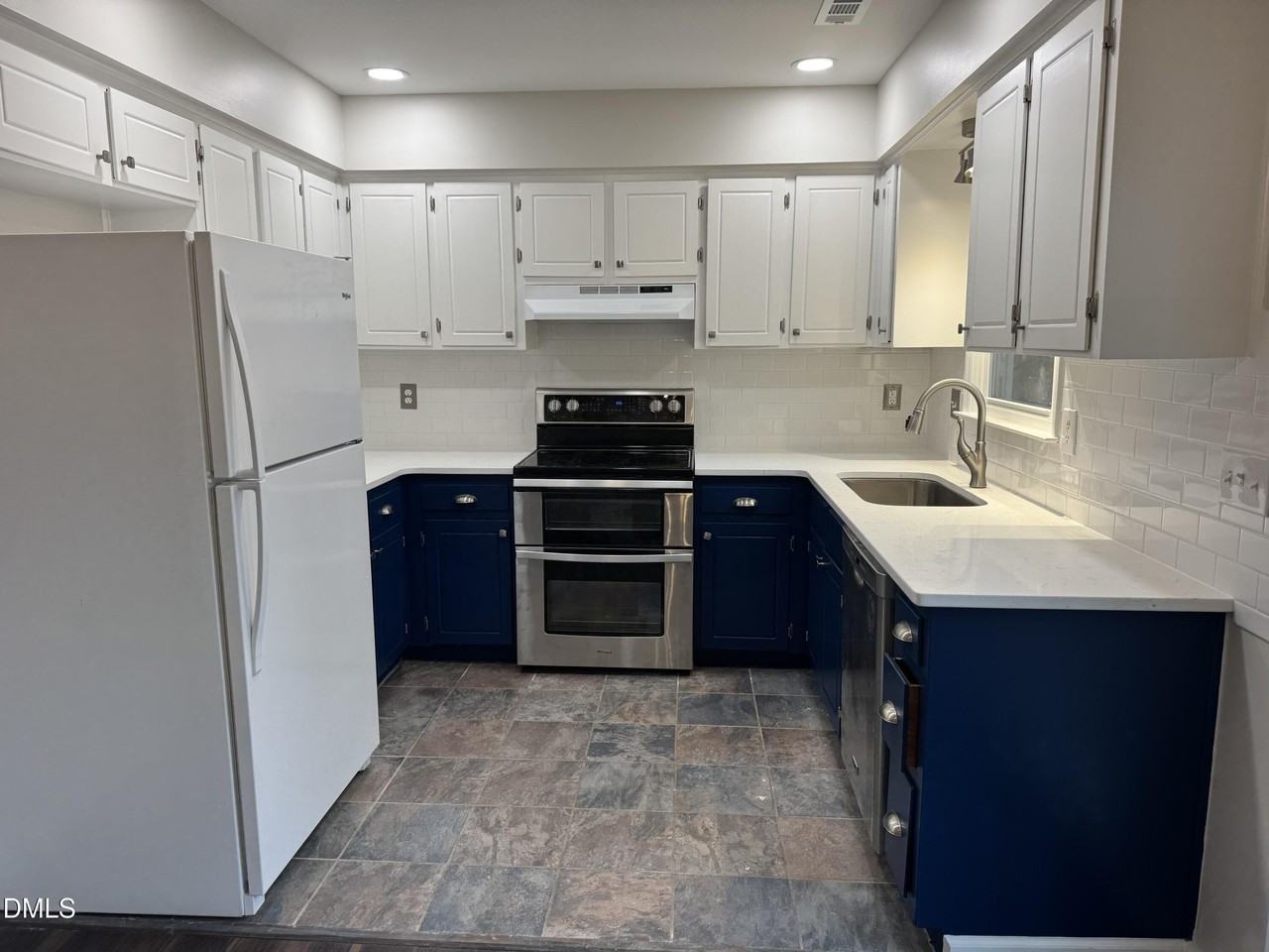 105 Fifer Ct - Photo 3 of 12