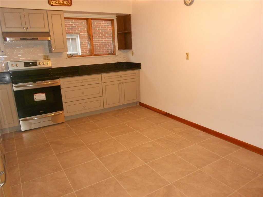 790 Glenn St - Photo 5 of 28