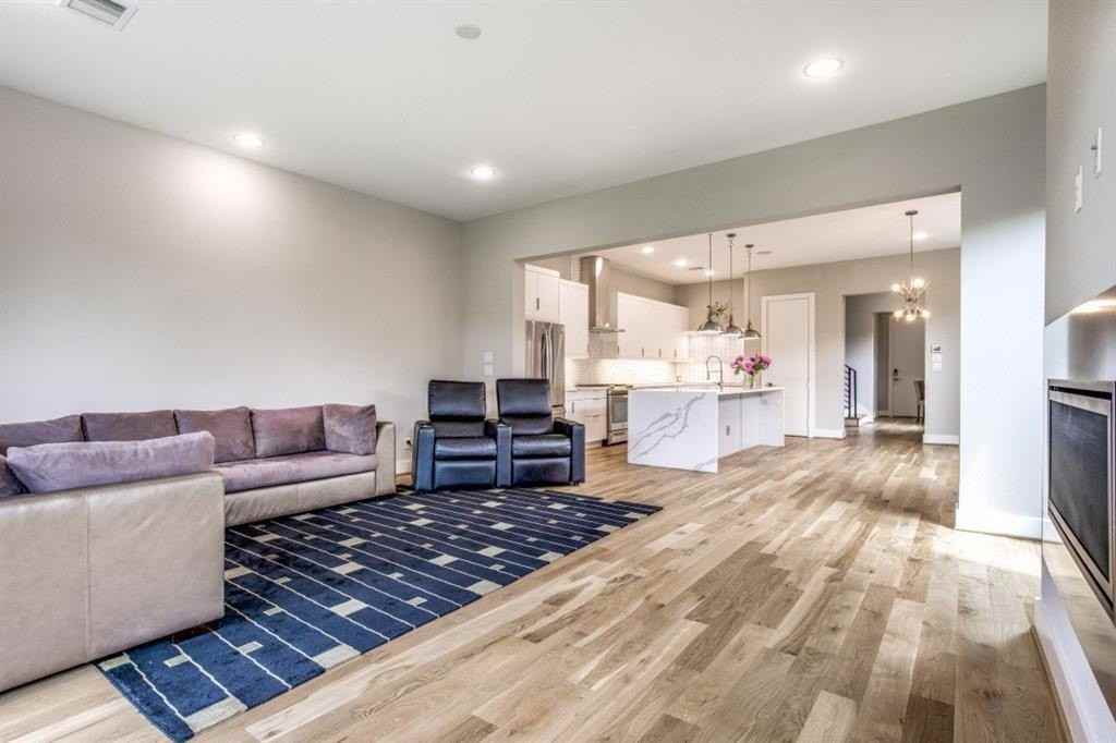 2435 Vagas St - Photo 5 of 25