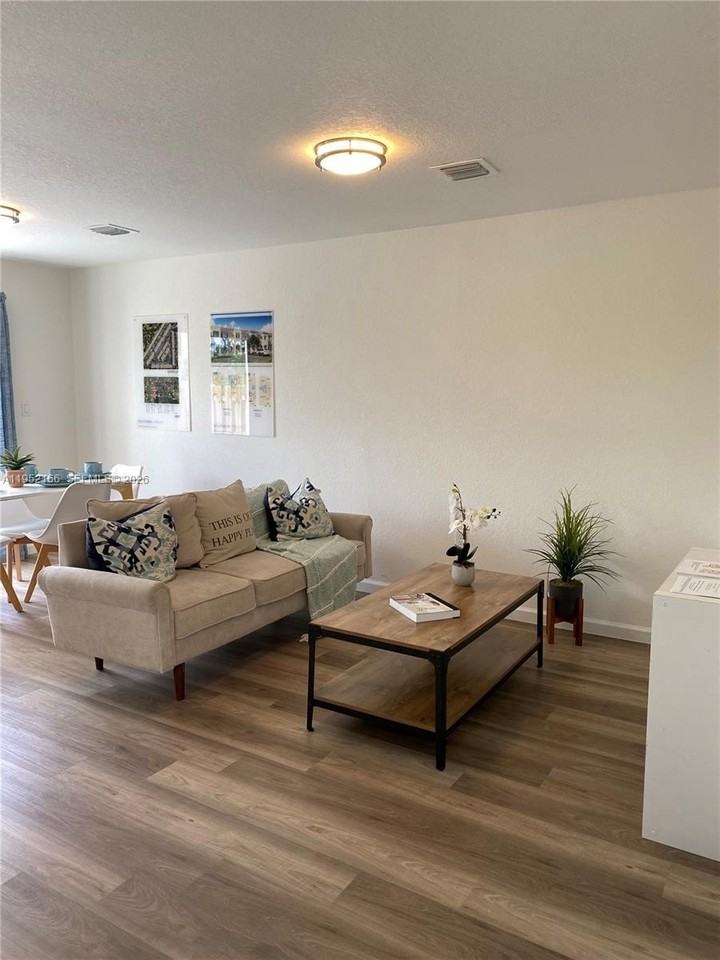 82 Sw 3rd Ct - Photo 5 of 24