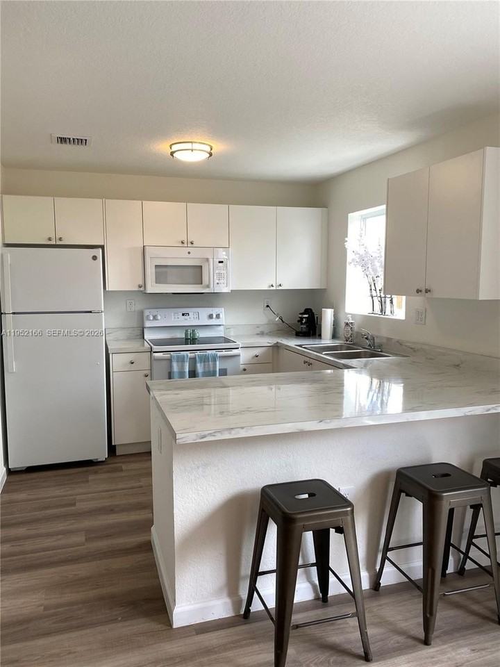 82 Sw 3rd Ct - Photo 7 of 24