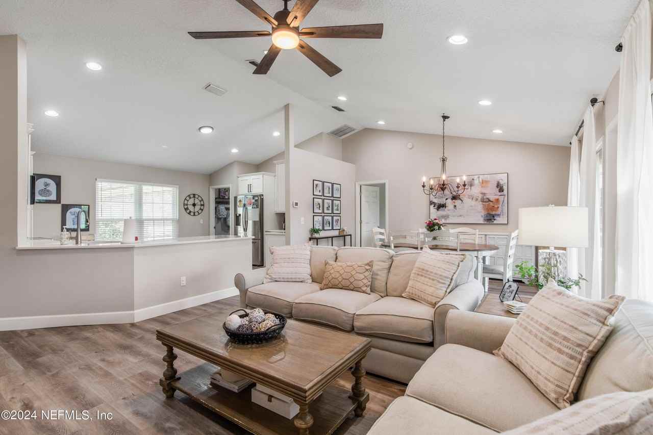 1587 Shelter Cove Dr - Photo 4 of 50