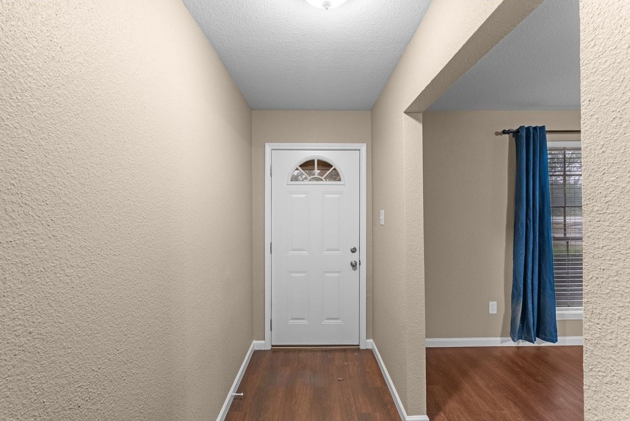 12420 Mile Dr - Photo 4 of 24