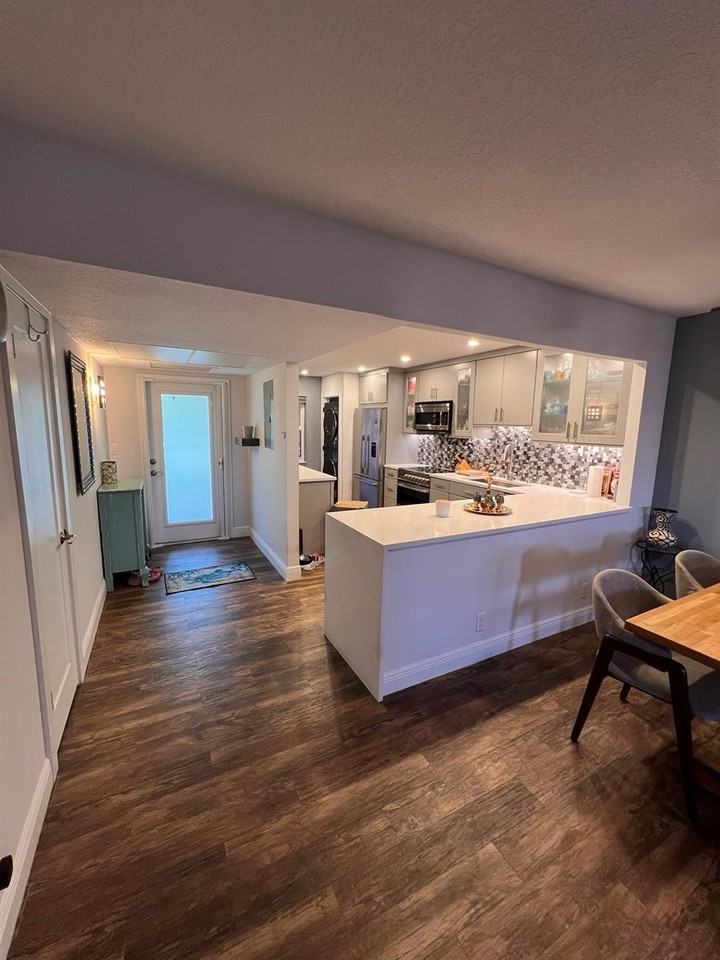 3175 Ne 48th Ct #205 - Photo 5 of 8