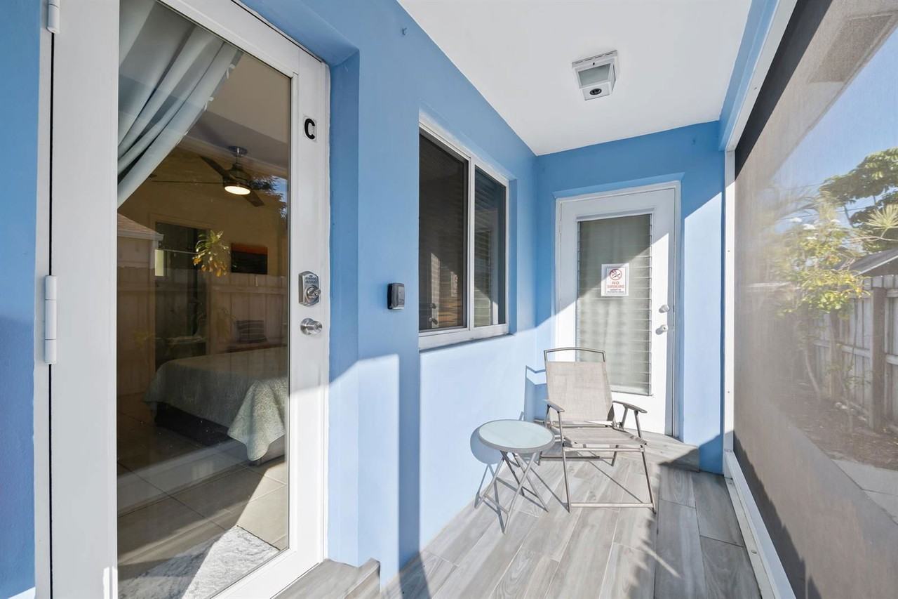 415 Sw 16th St - Photo 2 of 8