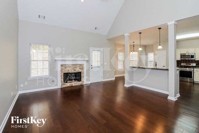 1805 Lightwood Ln Nw - Photo 3 of 15