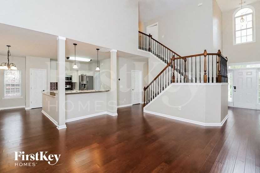 1805 Lightwood Ln Nw - Photo 4 of 15