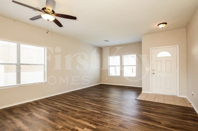 2127 S Luther - Photo 4 of 15