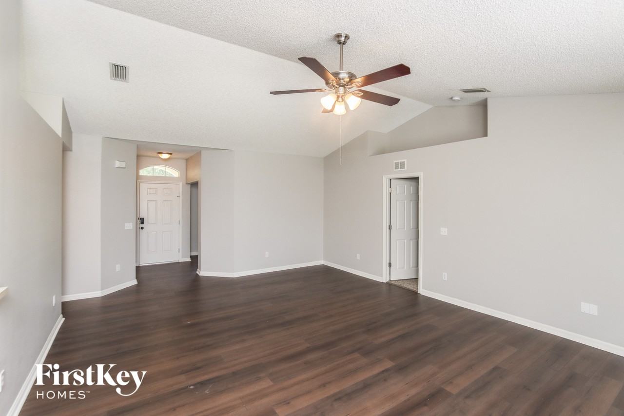 826 Tedder Rd Se - Photo 3 of 15