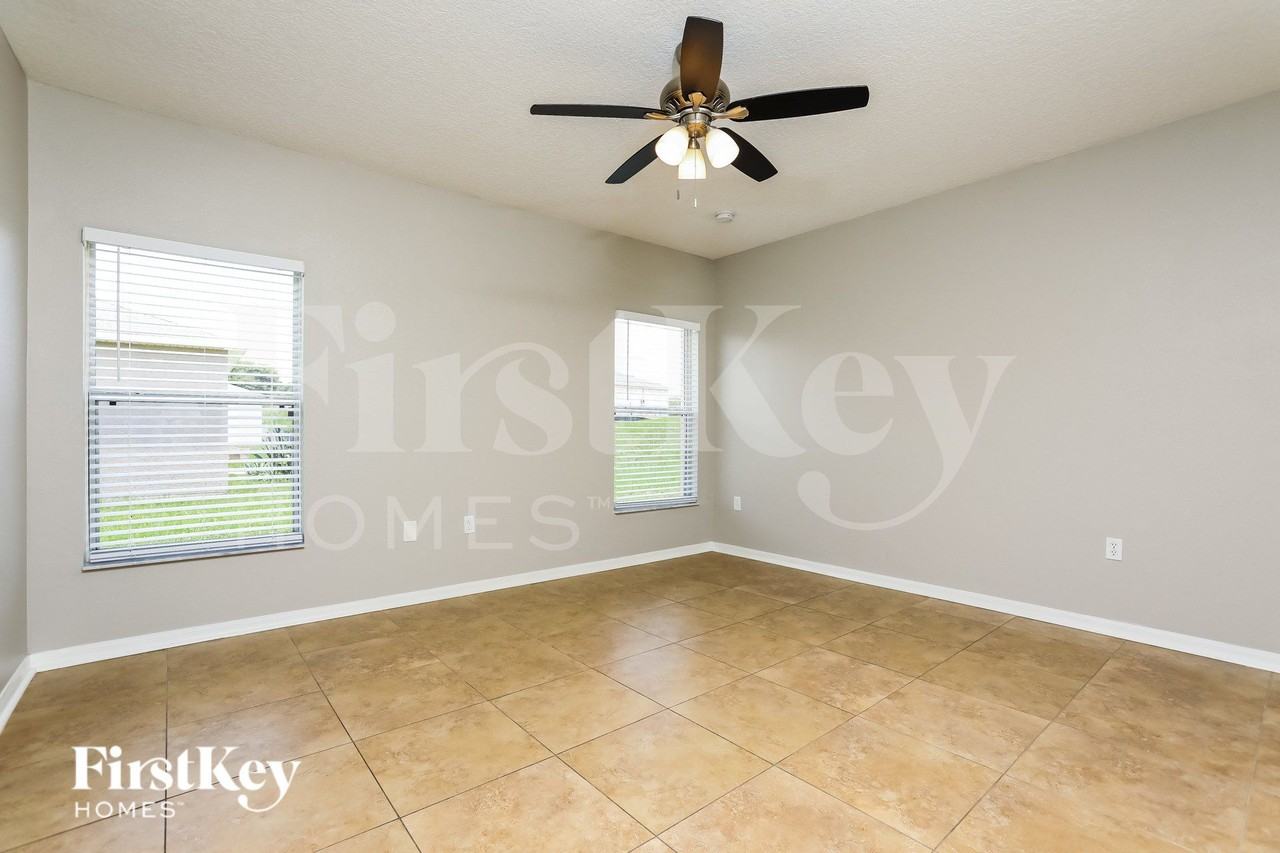 939 Cumberland Dr - Photo 6 of 16