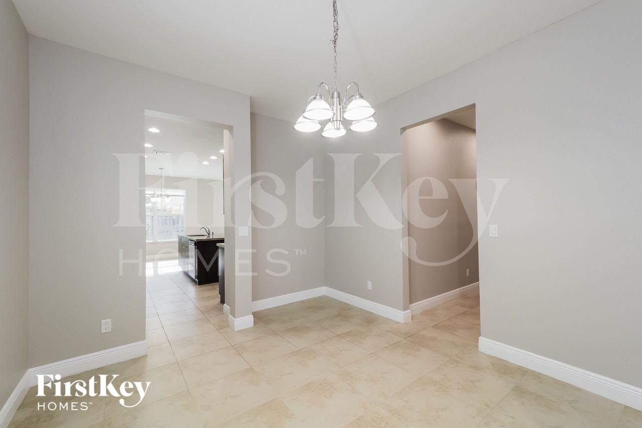 1183 Nw Leonardo Cir - Photo 6 of 18