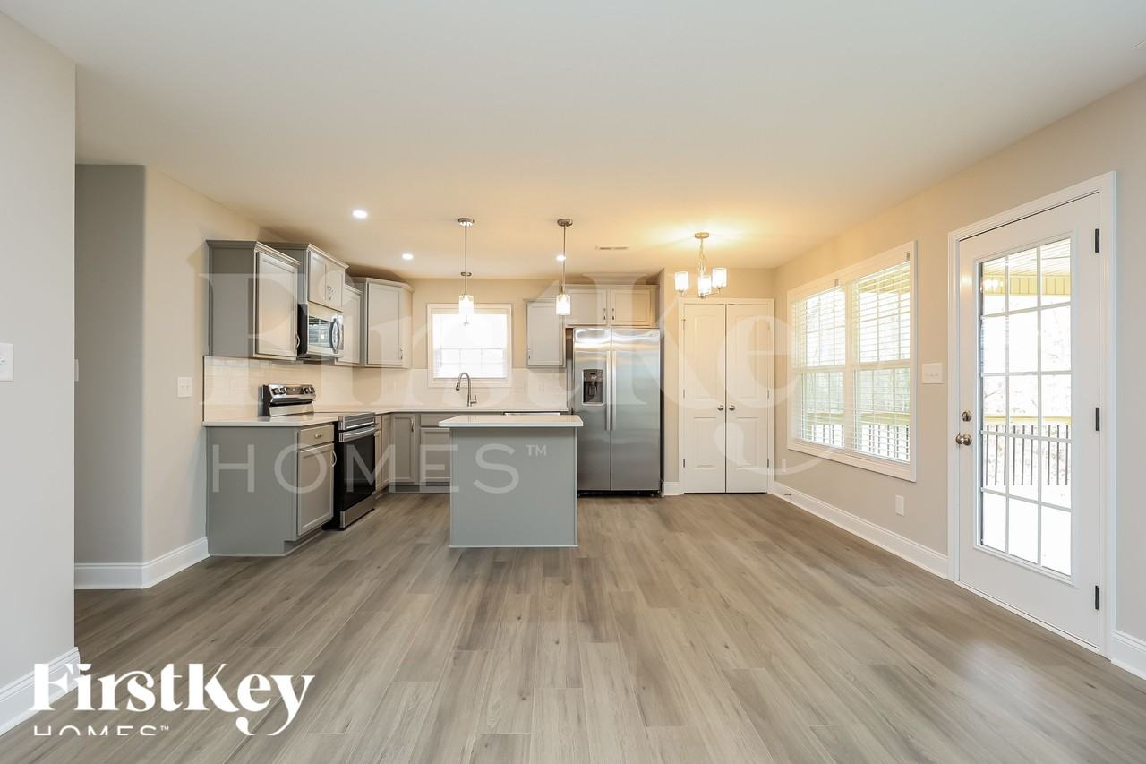 1094 Winesap Rd - Photo 6 of 15