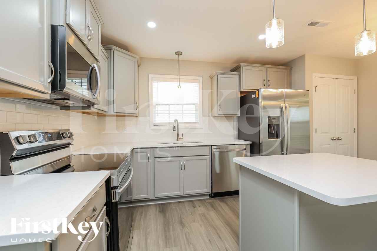 1094 Winesap Rd - Photo 7 of 15