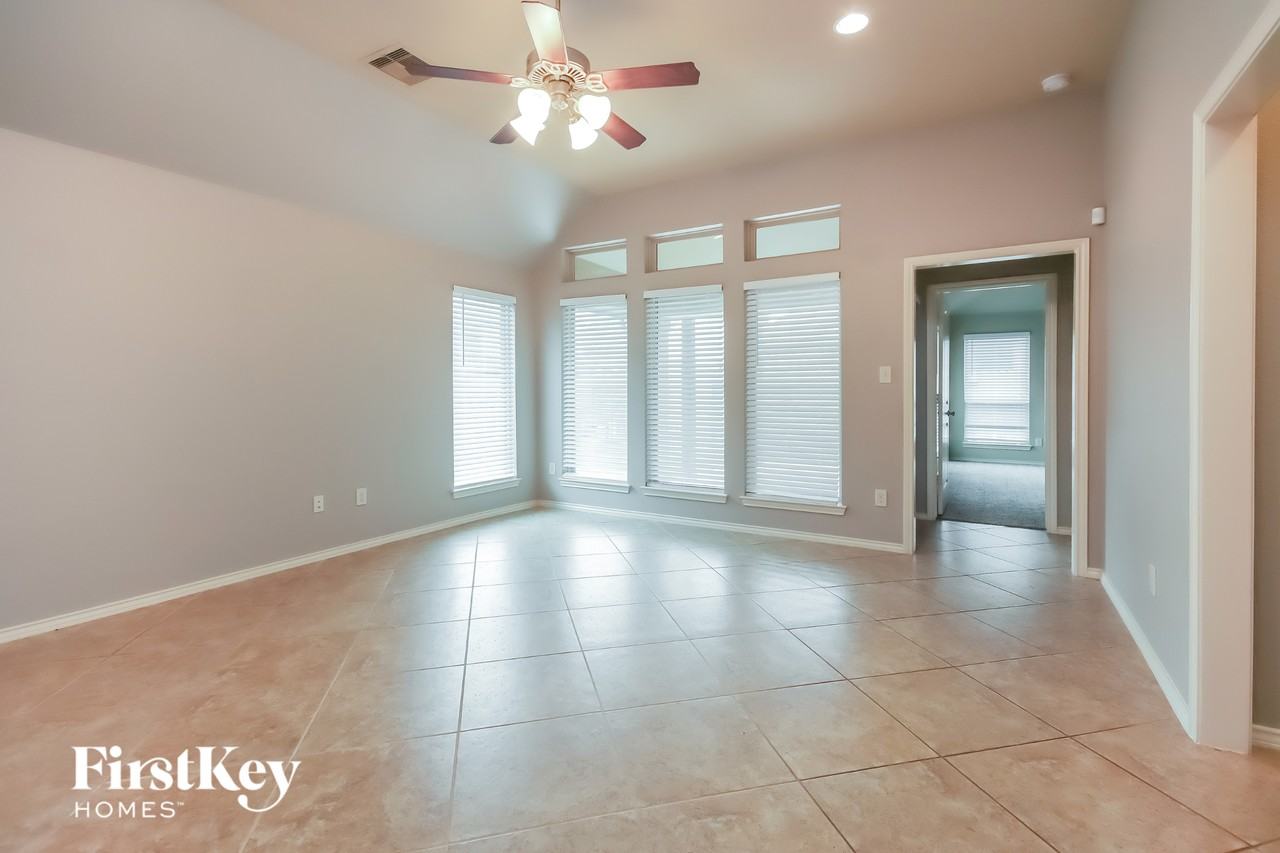 4127 Ponderosa Hills Ln - Photo 3 of 15